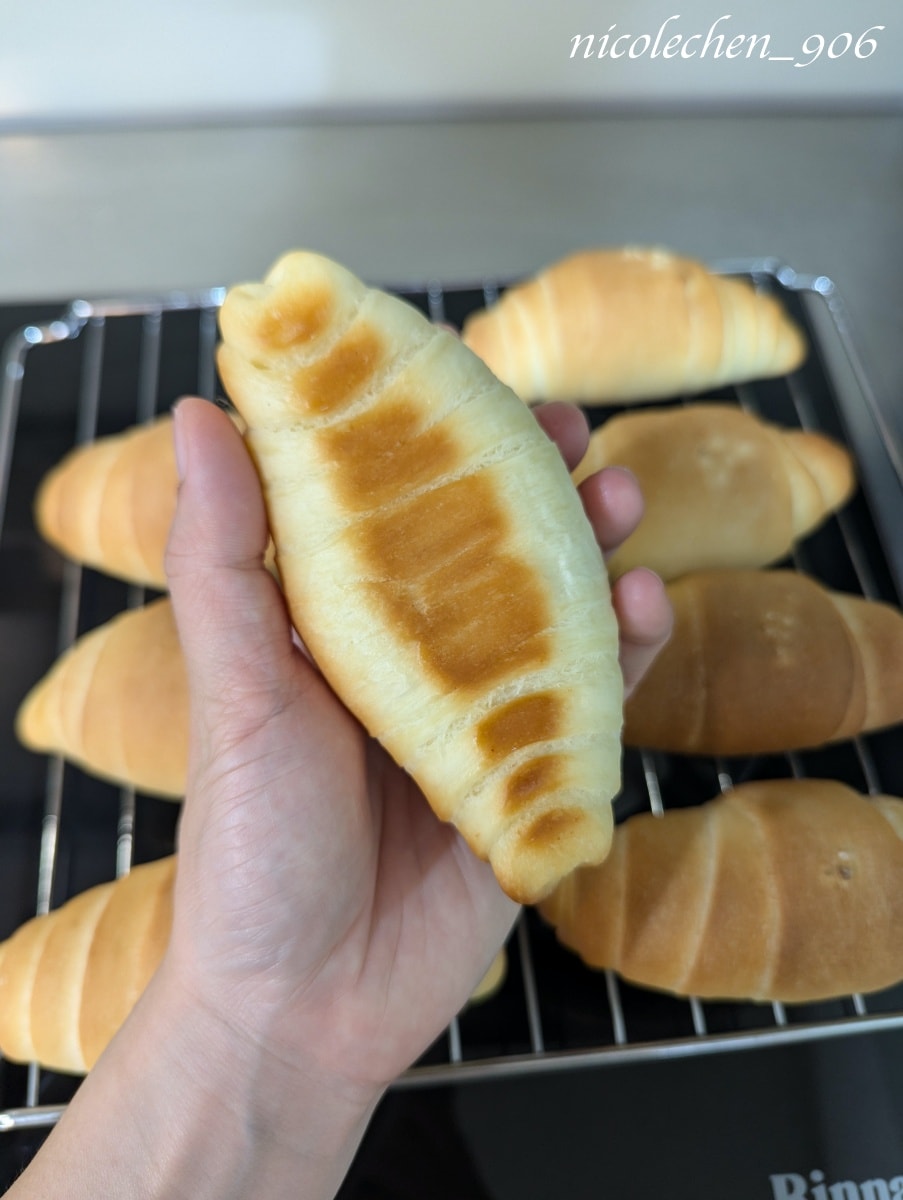 ﹝食譜分享﹞鬆軟奶香鹽可頌∣用食物調理機打麵糰∣控制麵糰溫度的方法∣女兒連吃三天也不膩∣ - 第8張圖