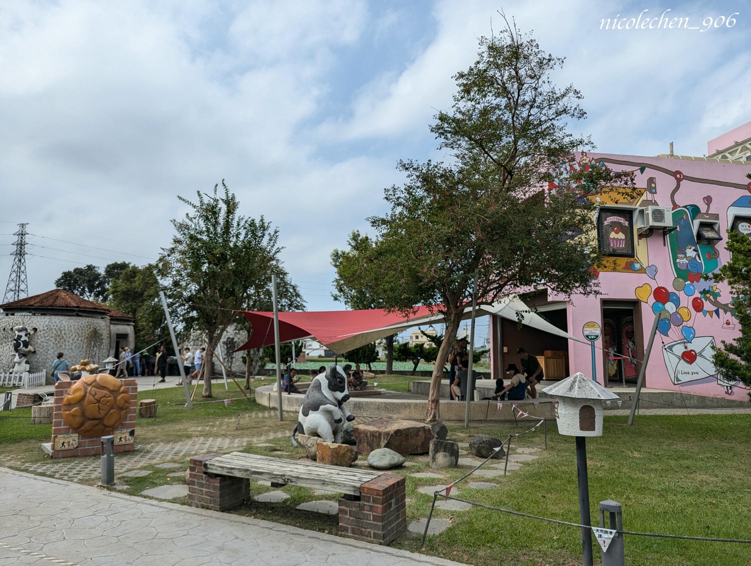 ﹝親子景點﹞雲林崙背千巧谷牛樂園牧場∣親子旅遊∣雲林景點∣雲林免費景點∣雲林牧場∣可以餵牛牛吃草∣連餐點跟伴手禮都豐富又好吃∣ - 第4張圖