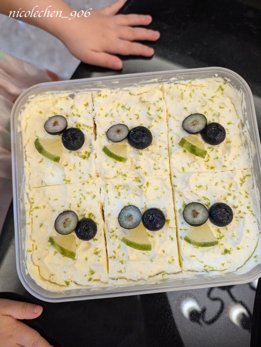 ﹝食譜分享﹞檸檬提拉米蘇∣無酒精 無咖啡因∣寶寶蛋糕食譜∣免烤箱料理∣吃起來很清爽∣看到賣場有黃檸檬一定要買來試試∣ - 第21張圖