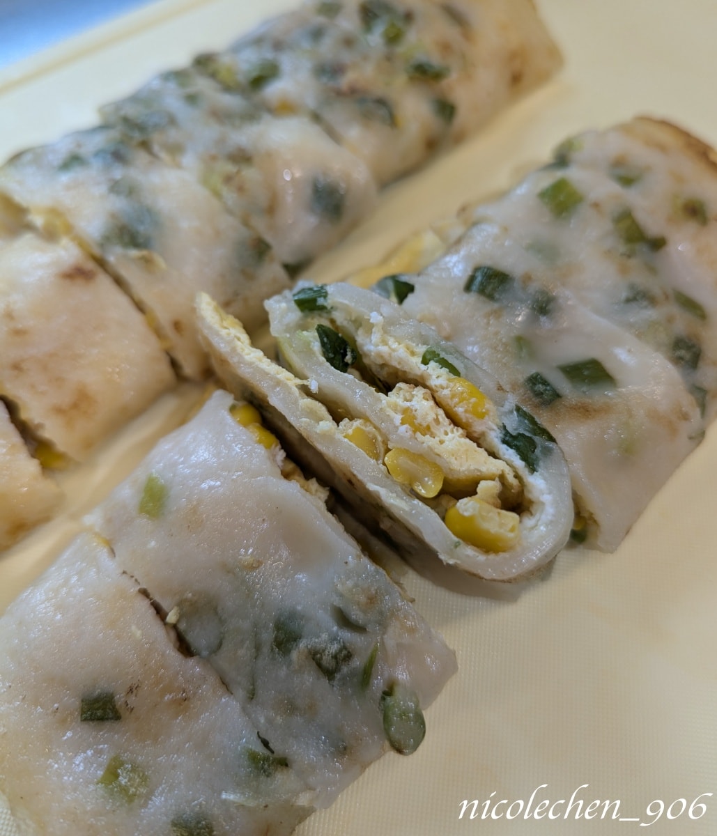 ﹝食譜分享﹞古早味粉漿蛋餅∣小孩上學快速做出營養早餐∣從小吃到大的美味∣終於試出我最愛的比例∣吃起來Q中帶軟∣愛吃什麼就加什麼∣ - 第10張圖