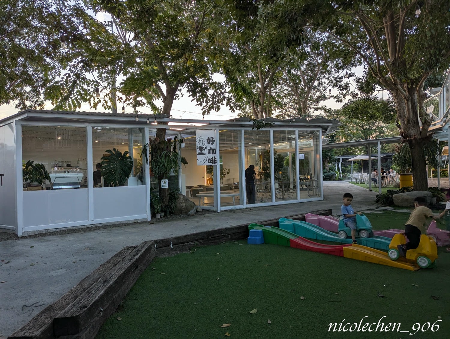 ﹝親子景點﹞彰化好田森林∣彰化親子景點∣寵物友善景點∣可以放電一整天的好所在∣有小朋友超愛的空中卡丁車∣還有室內球池流滑梯讓家長可以偷偷休息∣園區的餐廳選擇多元又好吃∣玩完後還可以去附近的小熊菓子買台式馬卡龍∣ - 第57張圖