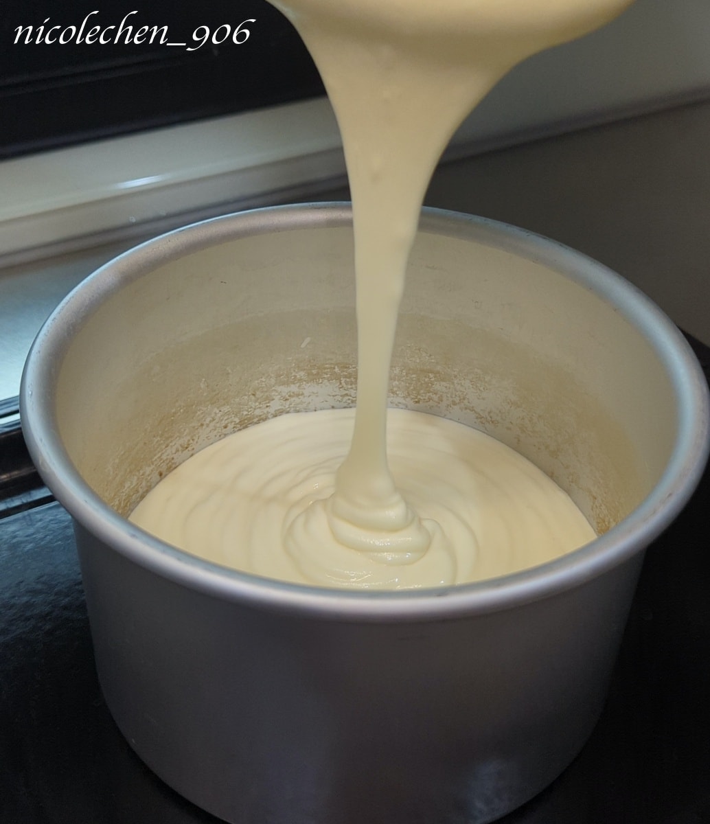 ﹝食譜分享﹞無麩質米戚風蛋糕∣不添加麵粉∣麩質過敏也能吃∣吃起來一樣鬆軟溼潤∣用食物調理機快速製作∣ - 第11張圖