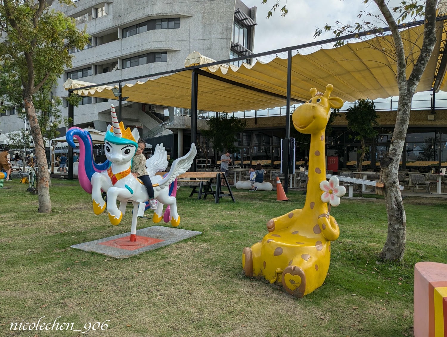 ﹝親子景點﹞屏東潮州鐵道園區∣潮州美食∣潮州景點∣屏東親子景點∣屏東一日遊∣火車迷必來景點∣小朋友最愛的餵動物∣刺激坑爹車 雲霄飛車∣佔地很廣可以盡情跑跑∣ - 第20張圖