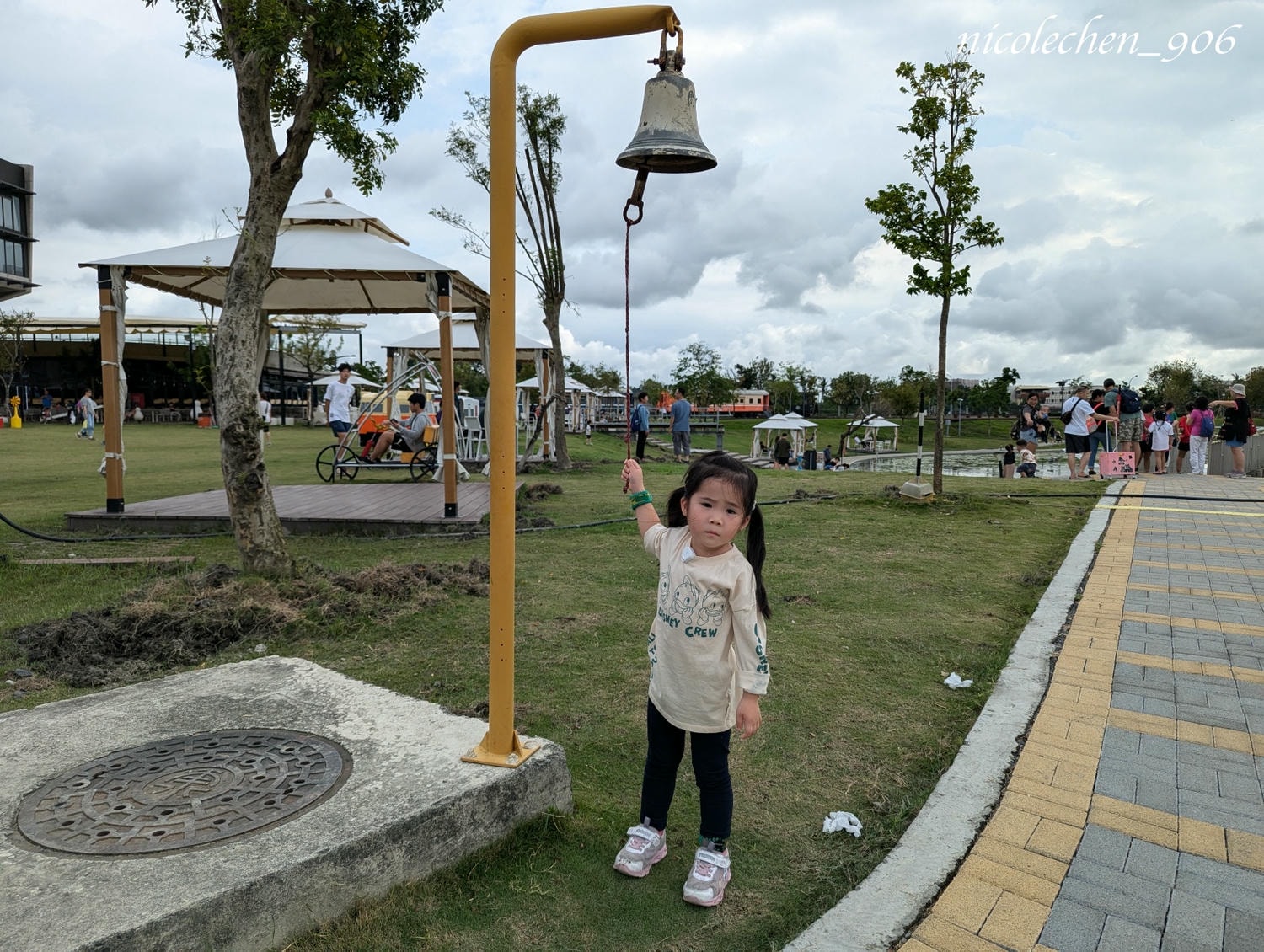 ﹝親子景點﹞屏東潮州鐵道園區∣潮州美食∣潮州景點∣屏東親子景點∣屏東一日遊∣火車迷必來景點∣小朋友最愛的餵動物∣刺激坑爹車 雲霄飛車∣佔地很廣可以盡情跑跑∣ - 第35張圖