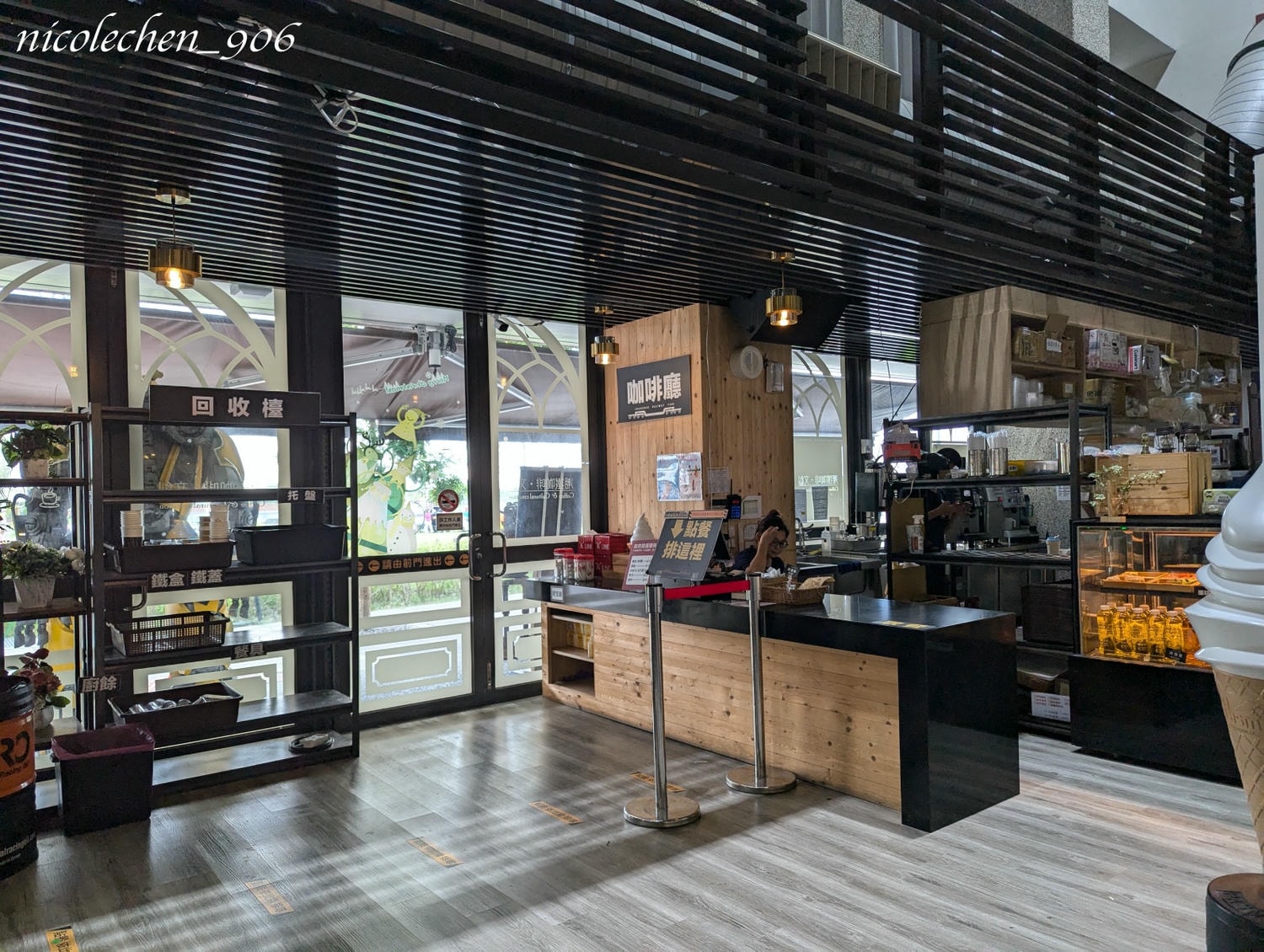 ﹝親子景點﹞屏東潮州鐵道園區∣潮州美食∣潮州景點∣屏東親子景點∣屏東一日遊∣火車迷必來景點∣小朋友最愛的餵動物∣刺激坑爹車 雲霄飛車∣佔地很廣可以盡情跑跑∣ - 第12張圖
