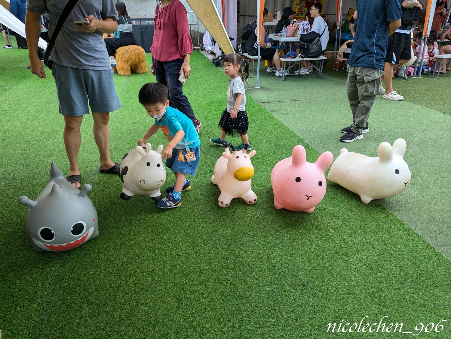 ﹝親子景點﹞嘉義景點∣中埔萌寵村親子樂園∣小朋友最愛的餵動物∣多個免費遊樂設施∣可以放電半天的好地方∣嘉義親子景點∣放電完再去附近的足湯餐廳吃飯∣台版神隱少女油屋 清豐濤月∣ - 第35張圖