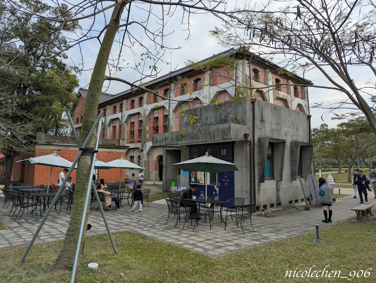 ﹝親子景點﹞台南景點∣山上區花園水道博物館∣寵物友善∣夏天可以玩水∣有森林區也有漂亮的藝術花園∣園區有三間餐廳∣放電完再去木瓜媽吃鯛魚燒∣多種口味鯛魚燒超好吃∣台南親子景點∣ - 第50張圖
