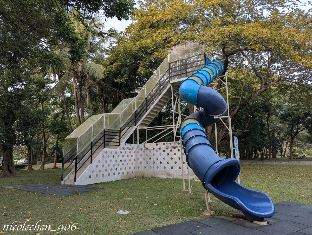 ﹝親子景點﹞台南景點∣山上區花園水道博物館∣寵物友善∣夏天可以玩水∣有森林區也有漂亮的藝術花園∣園區有三間餐廳∣放電完再去木瓜媽吃鯛魚燒∣多種口味鯛魚燒超好吃∣台南親子景點∣ - 第25張圖