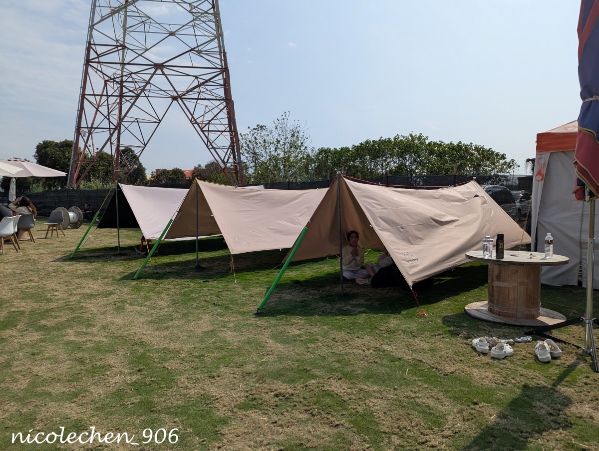 ﹝親子採果﹞彰化景點∣田尾美莓 莓莓果園∣帶著女兒一起採藍莓∣又甜又大顆還帶有花香味的藍莓 超好吃∣絕對會再回訪的採果行程∣把握草莓季尾巴∣來草莓幼幼班採草莓∣ - 第21張圖