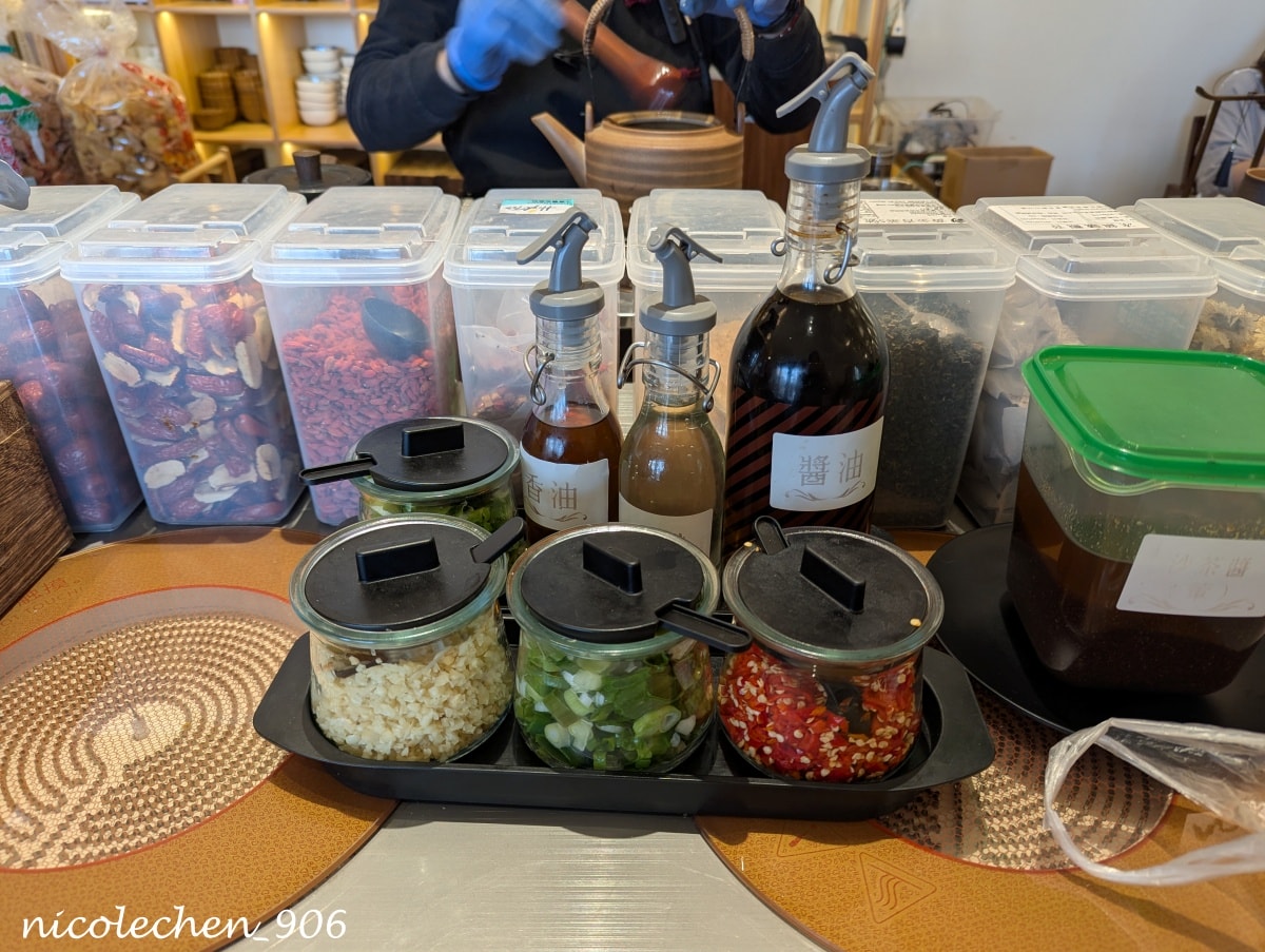 ﹝彰化食記﹞花佈院∣一間好吃又好拍的網美餐廳∣圍爐煮茶、烤魚、火鍋、肉夾饃∣吃完還可以騎腳踏車逛田尾∣寵物友善餐廳∣ - 第11張圖