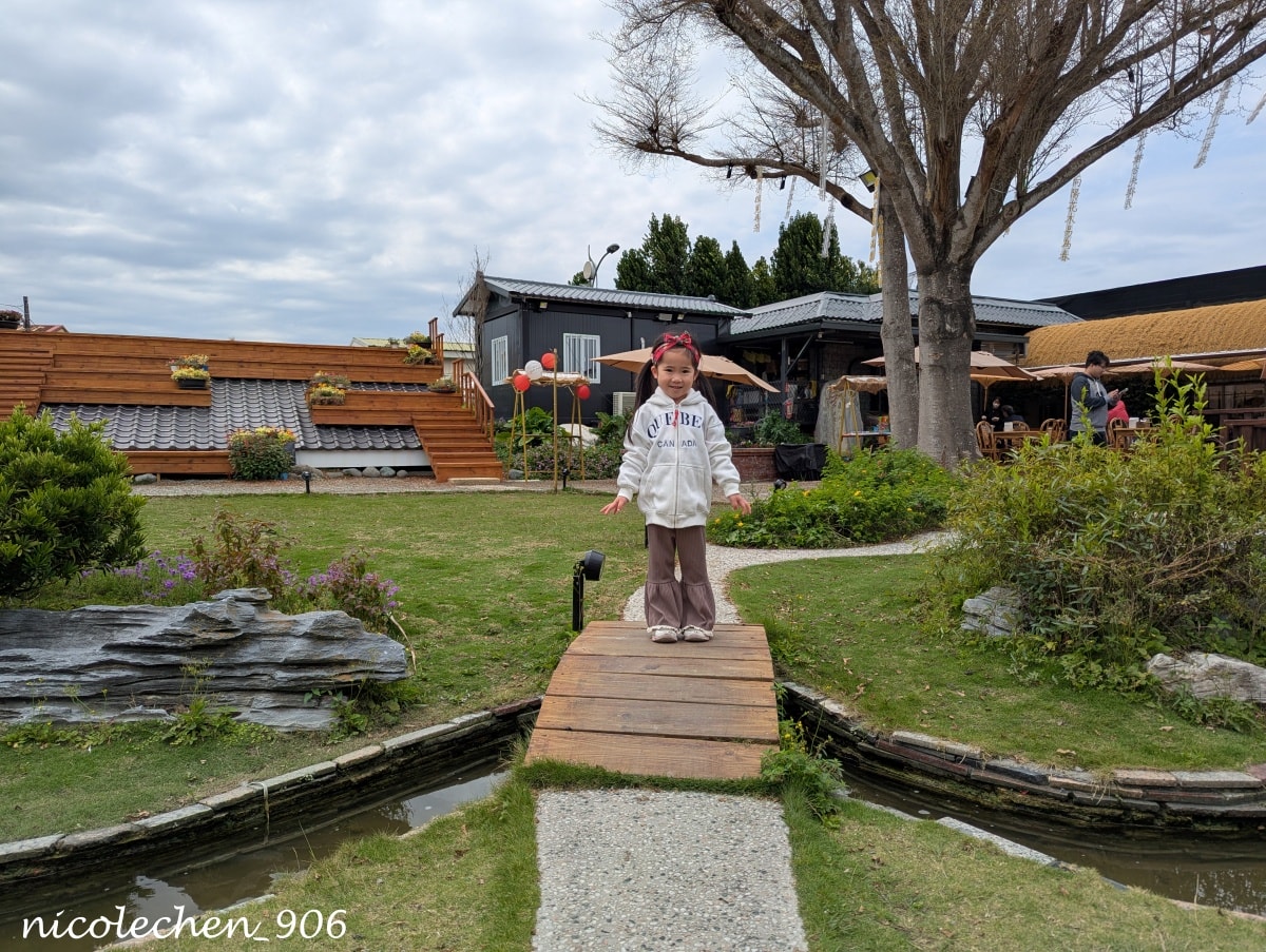 ﹝彰化食記﹞花佈院∣一間好吃又好拍的網美餐廳∣圍爐煮茶、烤魚、火鍋、肉夾饃∣吃完還可以騎腳踏車逛田尾∣寵物友善餐廳∣ - 第26張圖