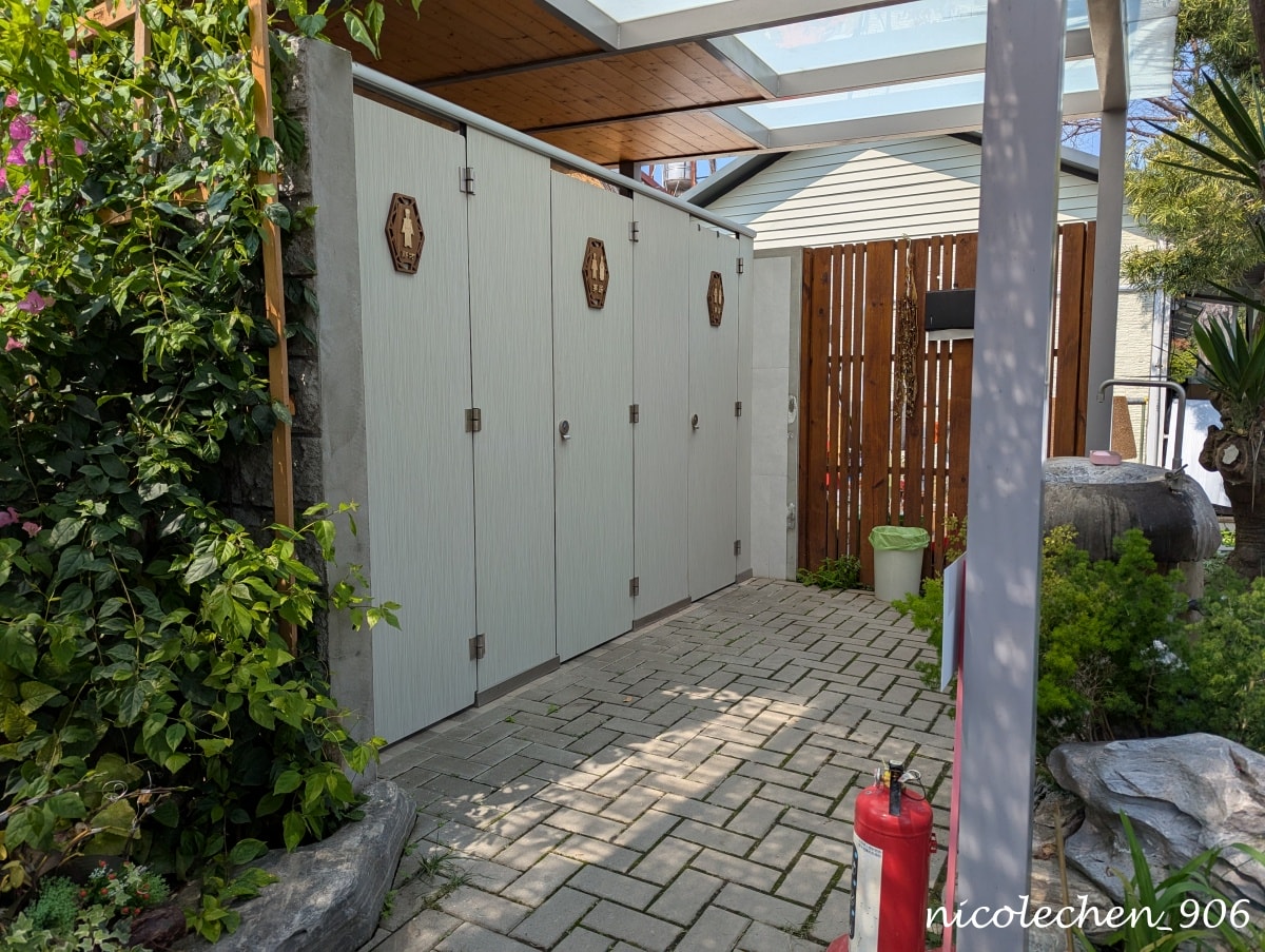 ﹝彰化食記﹞花佈院∣一間好吃又好拍的網美餐廳∣圍爐煮茶、烤魚、火鍋、肉夾饃∣吃完還可以騎腳踏車逛田尾∣寵物友善餐廳∣ - 第30張圖