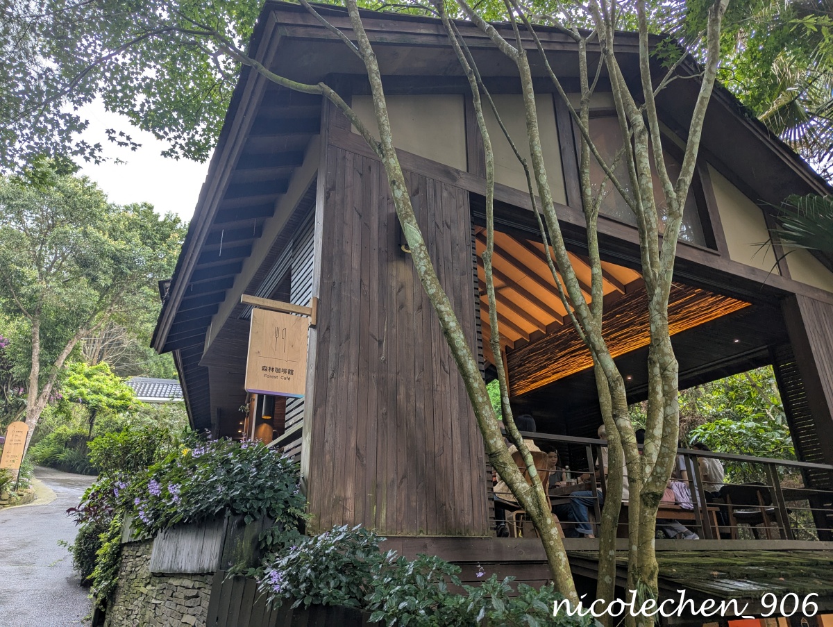﹝親子採果﹞台中新社新峰農場採甜蜜桃∣產季到6月初∣人不會太多採果品質好∣採完蜜桃可以再去薰衣草森林看繡球花∣台中親子一日遊∣新社景點∣ - 第31張圖